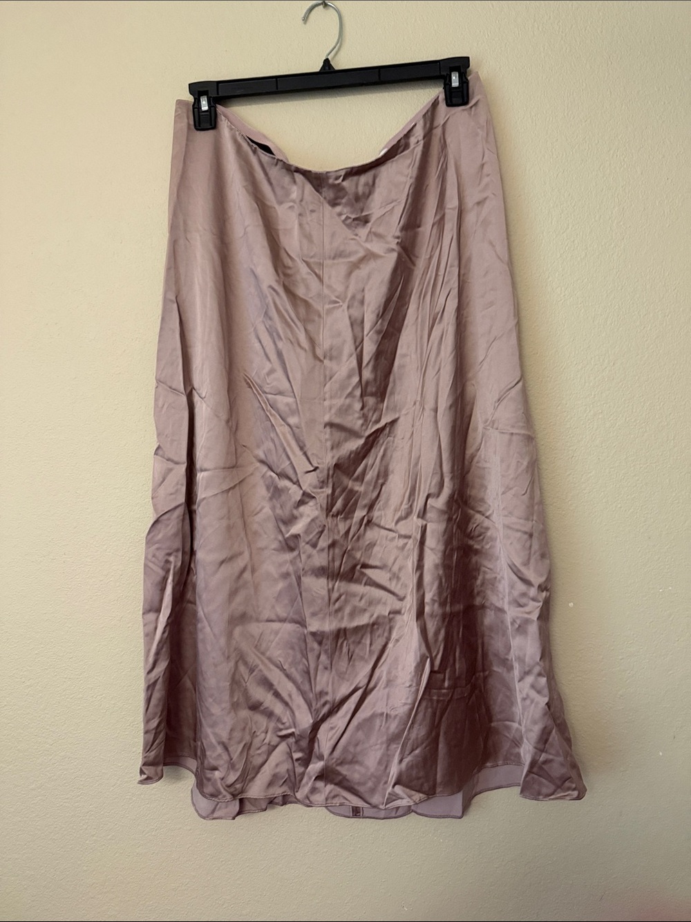 Vince NWT Sz 16, blush colored skirt. Back zip. Super elegant 100% viscose